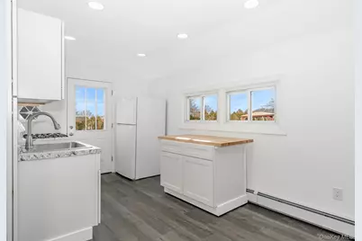 165 Westwood Drive, Brentwood, NY 11717 - Photo 9