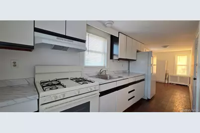 20 Hamilton Avenue #2FL, Oyster Bay, NY 11771 - Photo 1