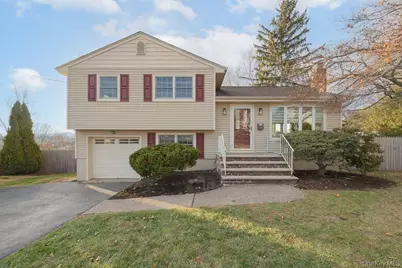 5 Foxwood Avenue, Suffern, NY 10901 - Photo 1