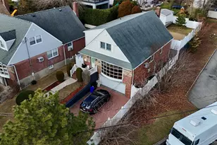 196-11 Pompeii Ave, Hollis, NY 11423 - Photo 33