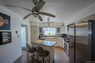 196-11 Pompeii Ave, Hollis, NY 11423 - Photo 5