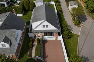 196-11 Pompeii Ave, Hollis, NY 11423 - Photo 3