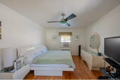 19611 Pompeii Avenue, Hollis, NY 11423 - Photo 15