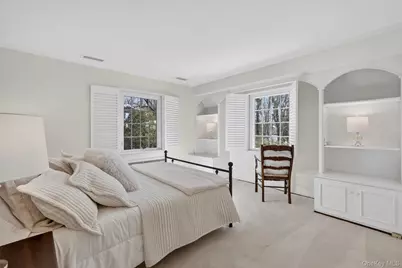 181 Hillair Circle, White Plains, NY 10605 - Photo 31