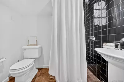 181 Hillair Circle, White Plains, NY 10605 - Photo 39