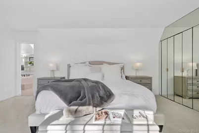 181 Hillair Circle, White Plains, NY 10605 - Photo 25