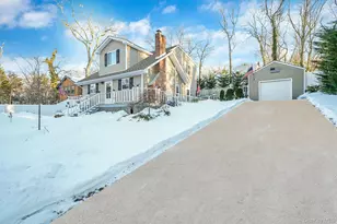 38 Hawthorne Rd, Rocky Point, NY 11778 - Photo 3