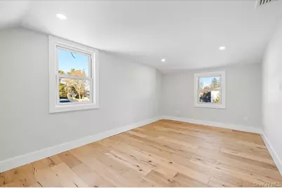 1347 Gardiner Drive, Bay Shore, NY 11706 - Photo 19