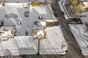 1347 Gardiner Dr, Bay Shore, NY 11706 - Photo 27