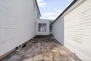 1347 Gardiner Dr, Bay Shore, NY 11706 - Photo 29