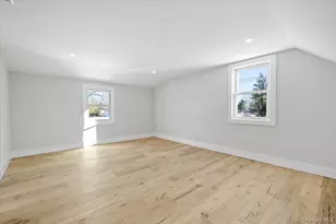 1347 Gardiner Dr, Bay Shore, NY 11706 - Photo 21