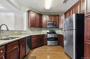 612 Saratoga Ln, Fishkill, NY 12524 - Photo 3