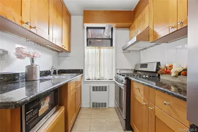 150-25 72 Road #6A, Kew Gardens, NY 11367 - Photo 5