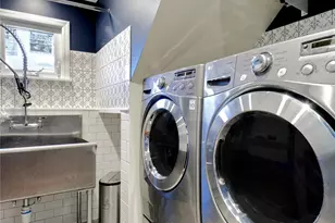 192 Park Ave, New Hyde Park, NY 11040 - Photo 19