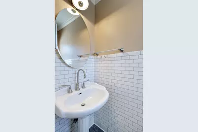 192 Park Avenue, New Hyde Park, NY 11040 - Photo 15