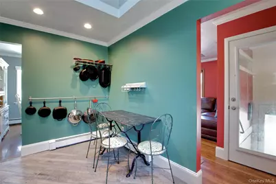 192 Park Avenue, New Hyde Park, NY 11040 - Photo 9