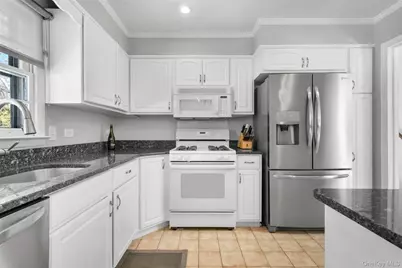 46 Harding Drive, New Rochelle, NY 10801 - Photo 13