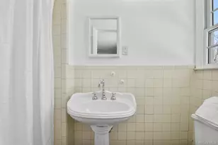 46 Harding Dr, New Rochelle, NY 10801 - Photo 17