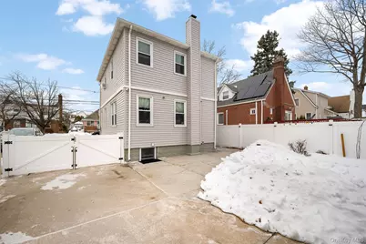 35 Barwick Street, Floral Park, NY 11001 - Photo 41