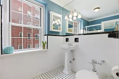 270 Bronxville Road #B22, Bronxville, NY 10708 - Photo 17