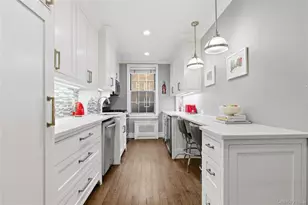 25 Parkview Ave, Bronxville, NY 10708 - Photo 11