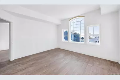 10 8th Avenue, East Rockaway, NY 11518 - Photo 13