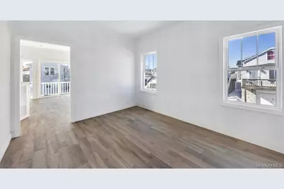 10 8th Avenue, East Rockaway, NY 11518 - Photo 5