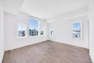 10 8th Avenue, East Rockaway, NY 11518 - Photo 11