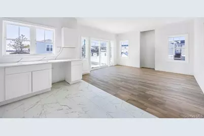 10 8th Avenue, East Rockaway, NY 11518 - Photo 9