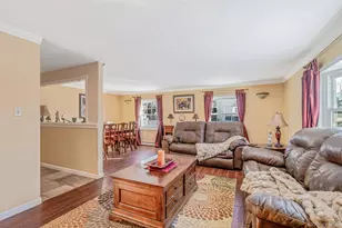 9 Norway Pine Dr, Medford, NY 11763 - Photo 7