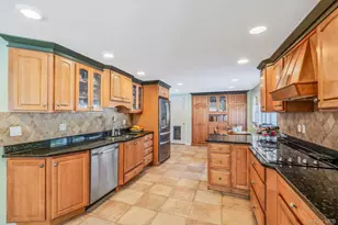 9 Norway Pine Dr, Medford, NY 11763 - Photo 13