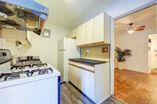 102-45 67th Rd, Forest Hills, NY 11375 - Photo 17