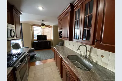 27010 Grand Central Parkway #27A, Floral Park, NY 11005 - Photo 13