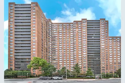 70-25 Yellowstone Boulevard #7M, Forest Hills, NY 11375 - Photo 1