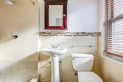 70-25 Yellowstone Boulevard #7M, Forest Hills, NY 11375 - Photo 21