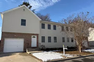 8 Caruso Ct, Glen Cove, NY 11542 - Photo 5