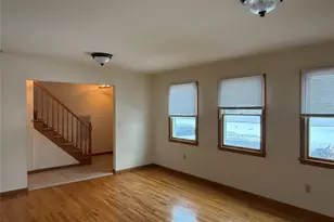 8 Caruso Ct, Glen Cove, NY 11542 - Photo 7