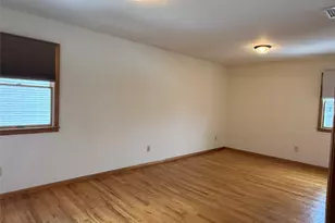 8 Caruso Ct, Glen Cove, NY 11542 - Photo 15