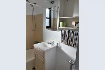 209-10 41 Avenue #2E, Bayside, NY 11361 - Photo 11