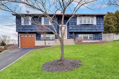 293 Avenue B, Ronkonkoma, NY 11779 - Photo 1