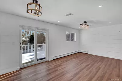 293 Avenue B, Ronkonkoma, NY 11779 - Photo 11