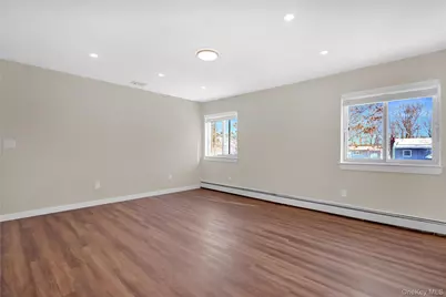 293 Avenue B, Ronkonkoma, NY 11779 - Photo 15