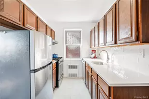 609 Palmer Rd, Yonkers, NY 10701 - Photo 3