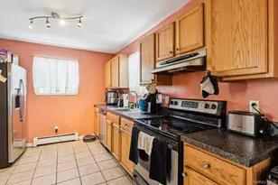 71 Washington Ave, Wheatley Heights, NY 11798 - Photo 7