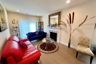 37 Willow Cir, Coram, NY 11727 - Photo 5