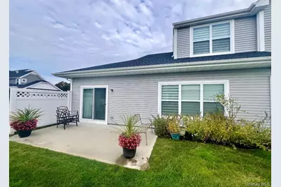 37 Willow Circle #37, Coram, NY 11727 - Photo 13