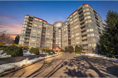 10 Stewart Place #9JW, White Plains, NY 10603 - Photo 1