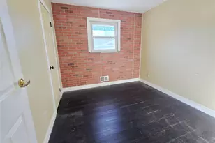 86 Decatur St, Roosevelt, NY 11575 - Photo 17