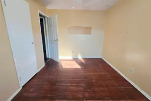 86 Decatur St, Roosevelt, NY 11575 - Photo 19