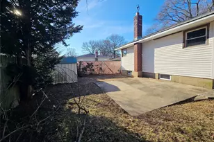 86 Decatur St, Roosevelt, NY 11575 - Photo 7